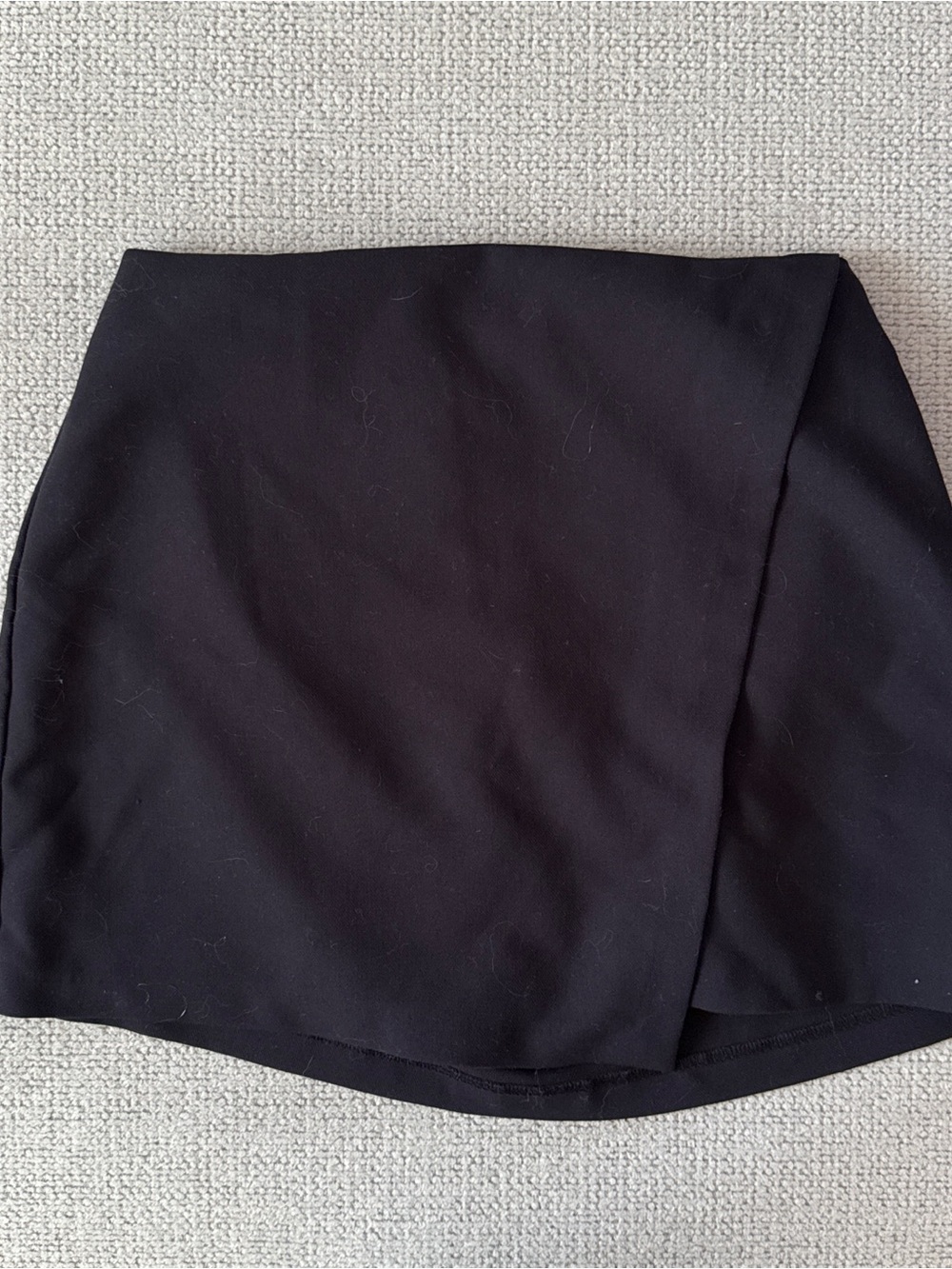 Abercrombie Scarlett Black Asymmetric Mini Skirt